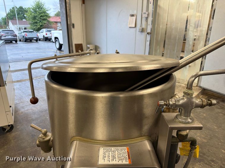image for item DZ4907 1996 Vulcan GL40E Steam kettle