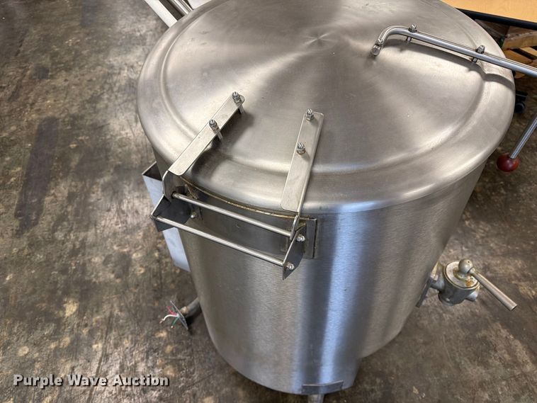 image for item DZ4907 1996 Vulcan GL40E Steam kettle