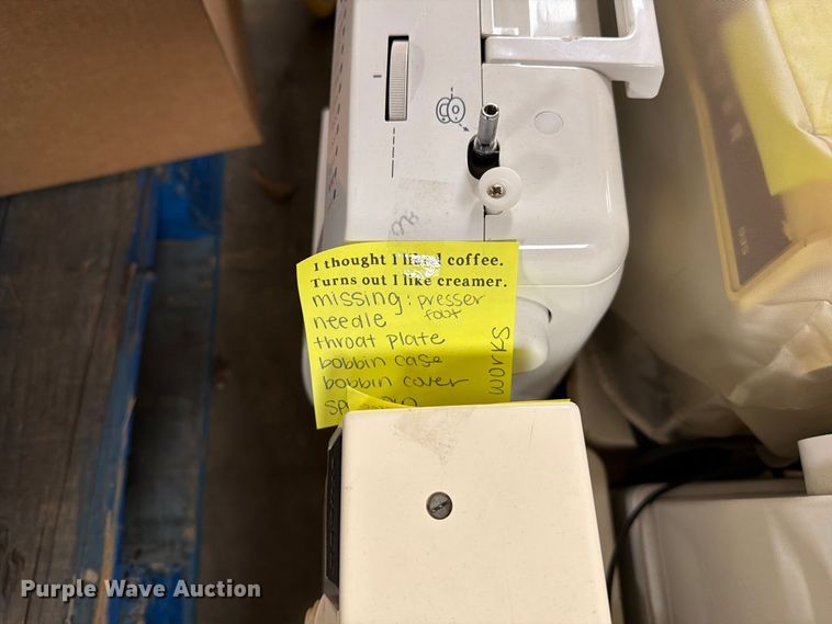image for item DZ4911 (19) Singer sewing machines