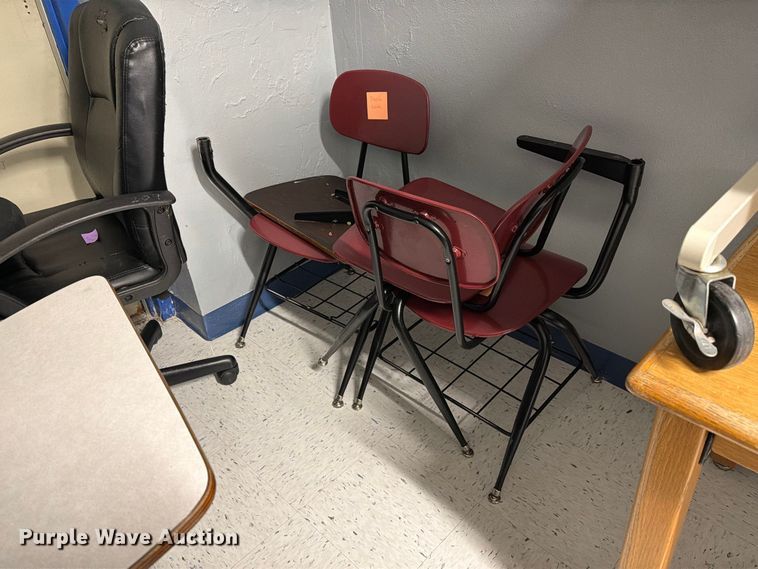 image for item DZ4917 Tables