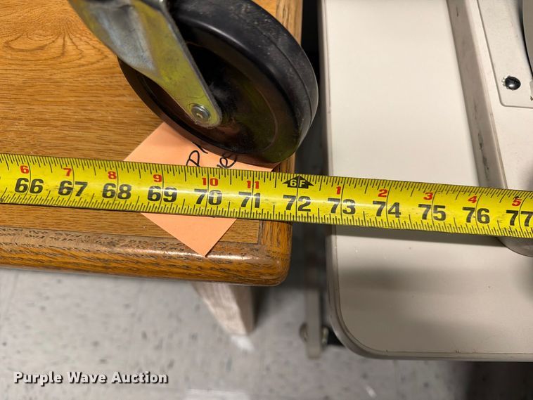 image for item DZ4917 Tables