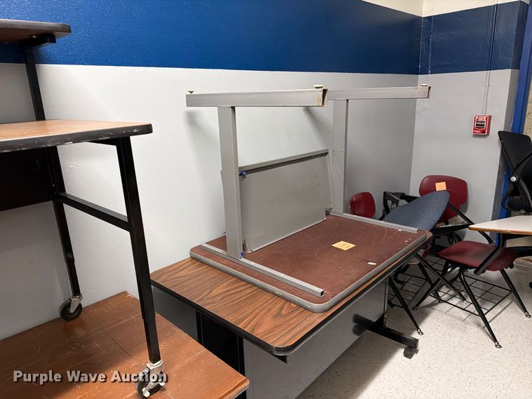 image for item DZ4917 Tables