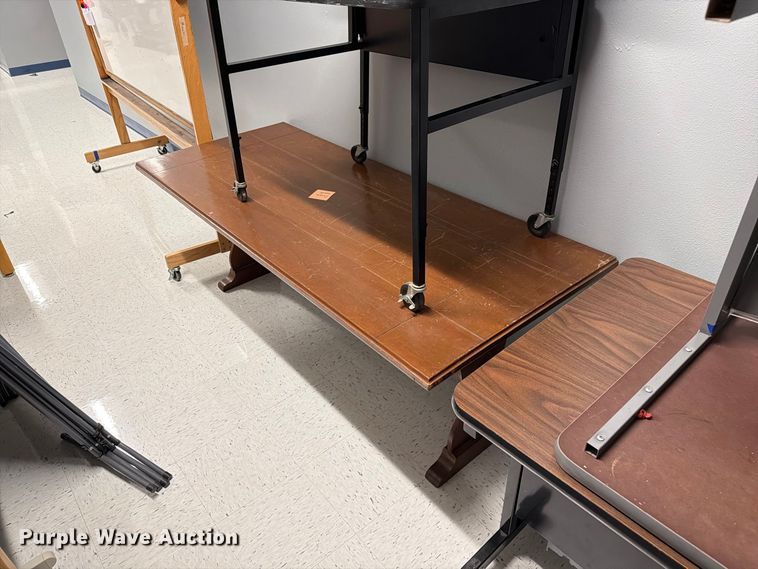 image for item DZ4917 Tables