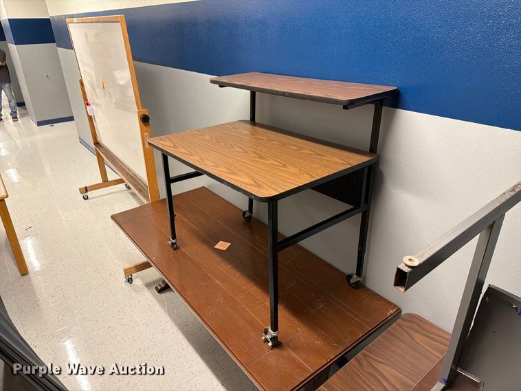image for item DZ4917 Tables