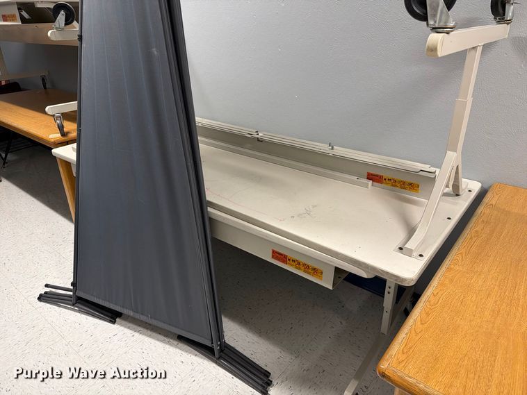 image for item DZ4917 Tables