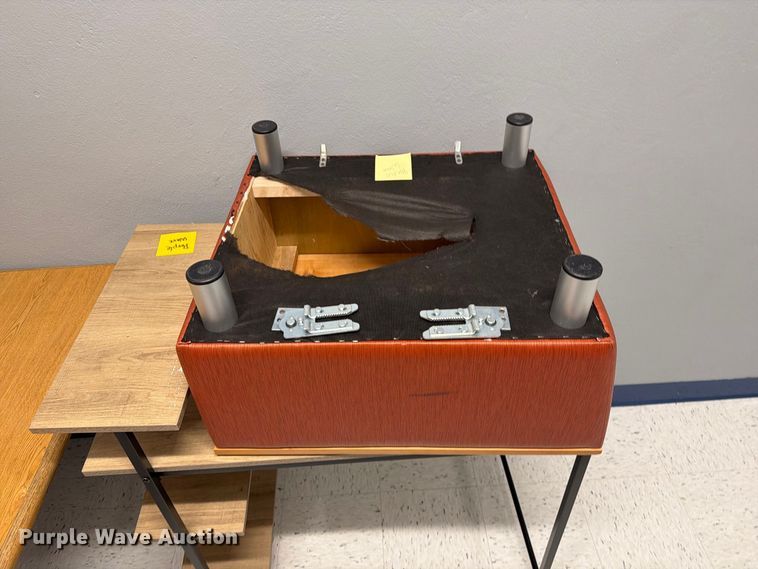 image for item DZ4917 Tables