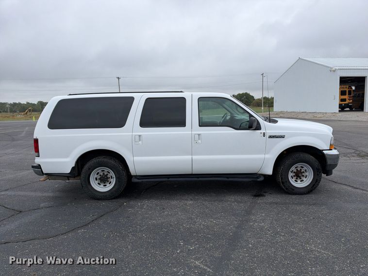 image for item EC4639 2002 Ford Excursion SUV