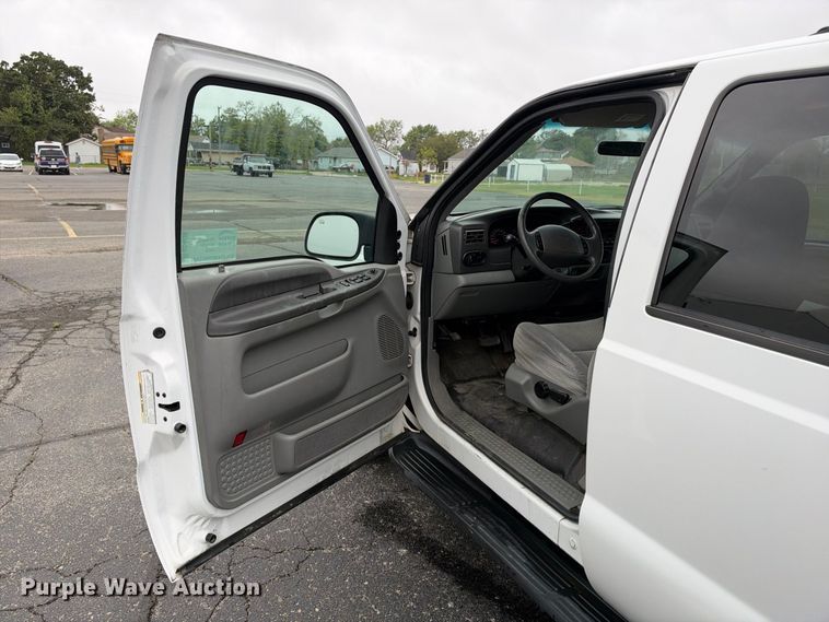 image for item EC4639 2002 Ford Excursion SUV