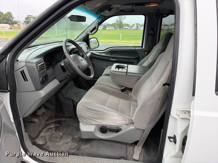 image for item EC4639 2002 Ford Excursion SUV