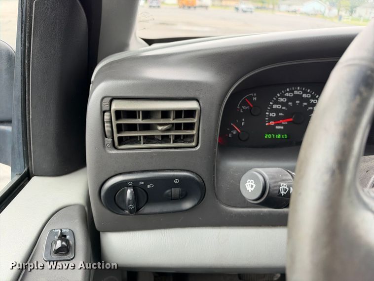image for item EC4639 2002 Ford Excursion SUV