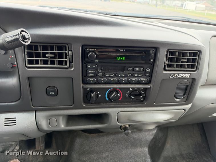 image for item EC4639 2002 Ford Excursion SUV