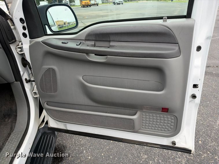 image for item EC4639 2002 Ford Excursion SUV