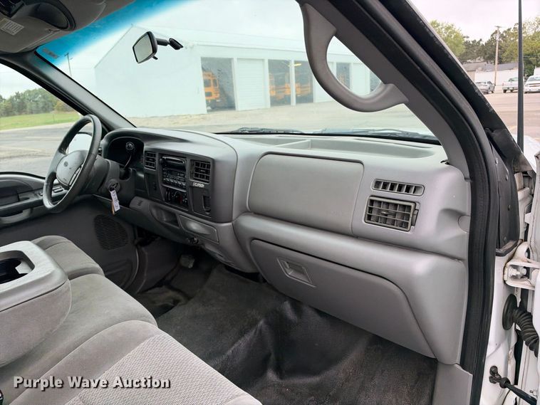 image for item EC4639 2002 Ford Excursion SUV