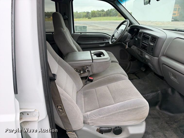 image for item EC4639 2002 Ford Excursion SUV