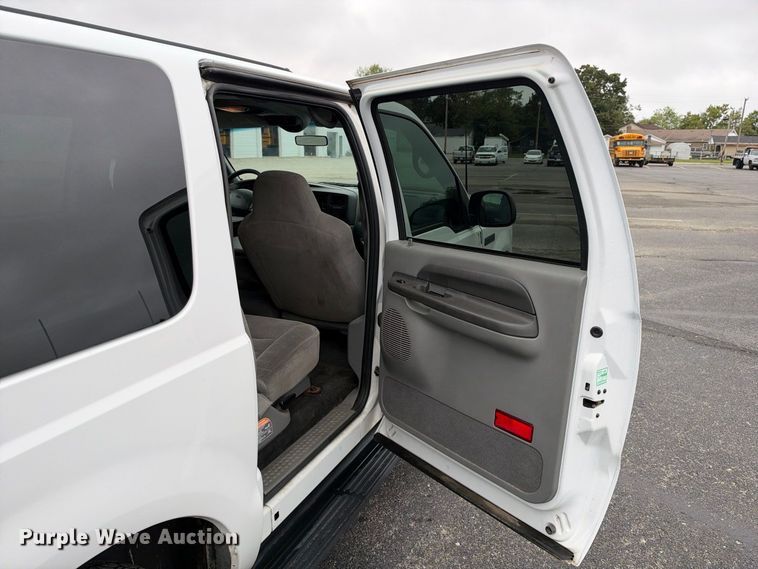 image for item EC4639 2002 Ford Excursion SUV
