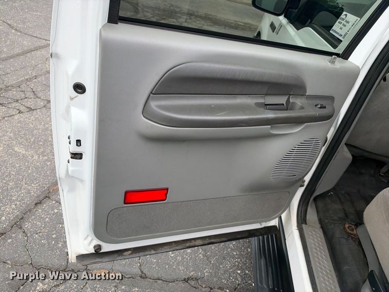 image for item EC4639 2002 Ford Excursion SUV
