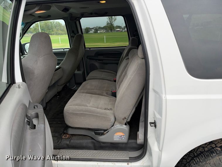 image for item EC4639 2002 Ford Excursion SUV