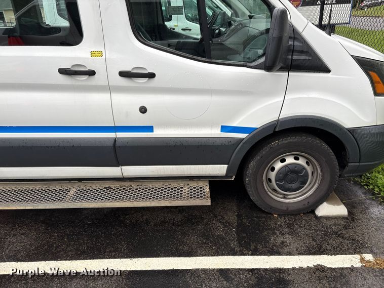 image for item EF1157 2018 Ford Transit 150 van