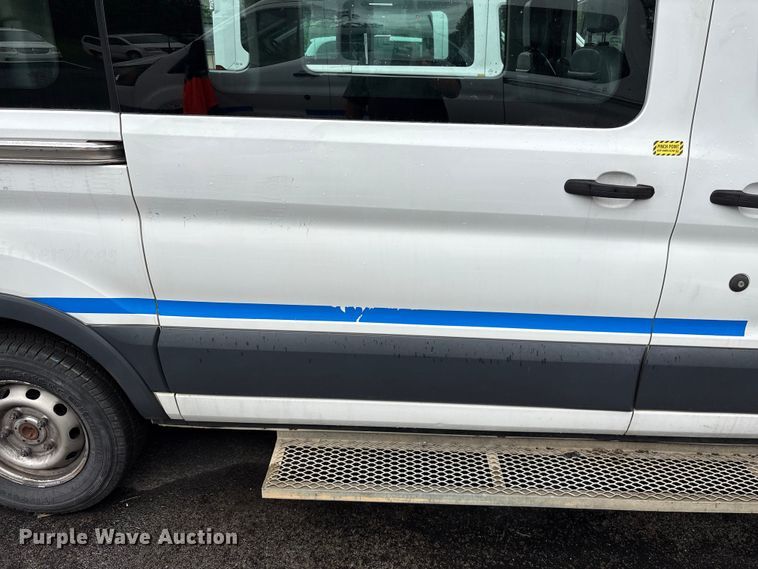 image for item EF1157 2018 Ford Transit 150 van