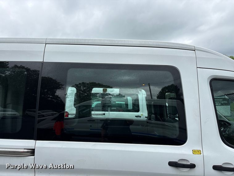 image for item EF1157 2018 Ford Transit 150 van