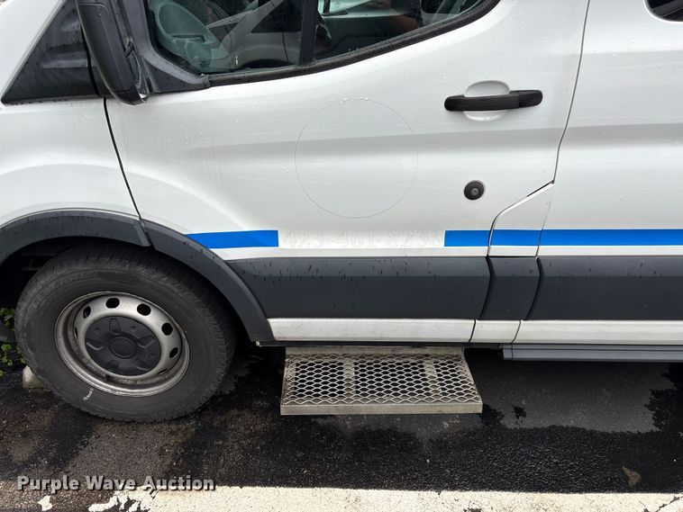 image for item EF1157 2018 Ford Transit 150 van