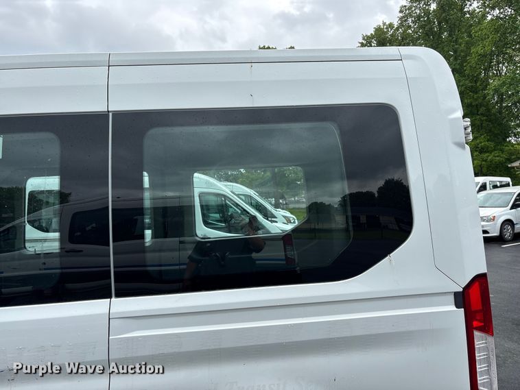image for item EF1157 2018 Ford Transit 150 van