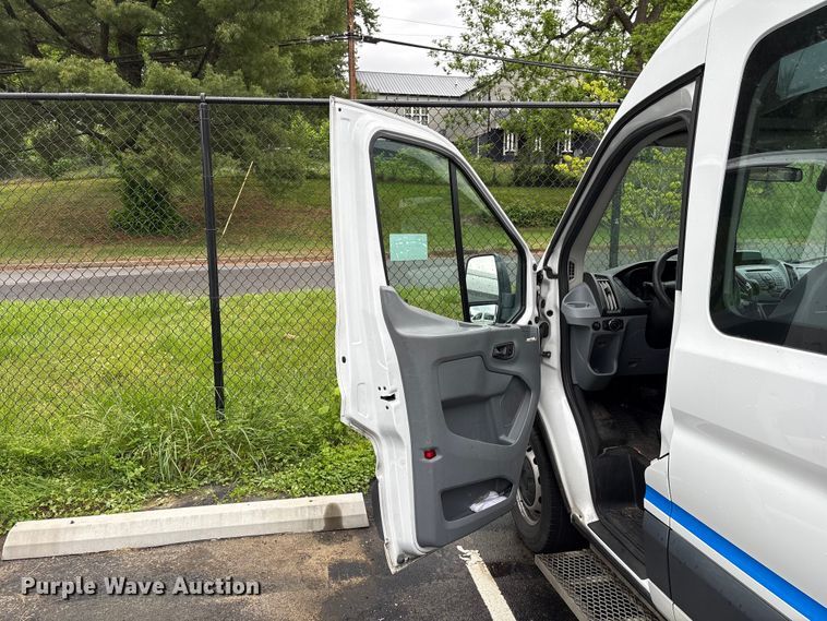 image for item EF1157 2018 Ford Transit 150 van