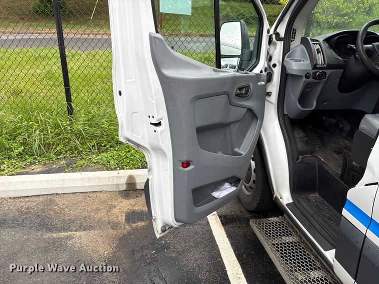 image for item EF1157 2018 Ford Transit 150 van