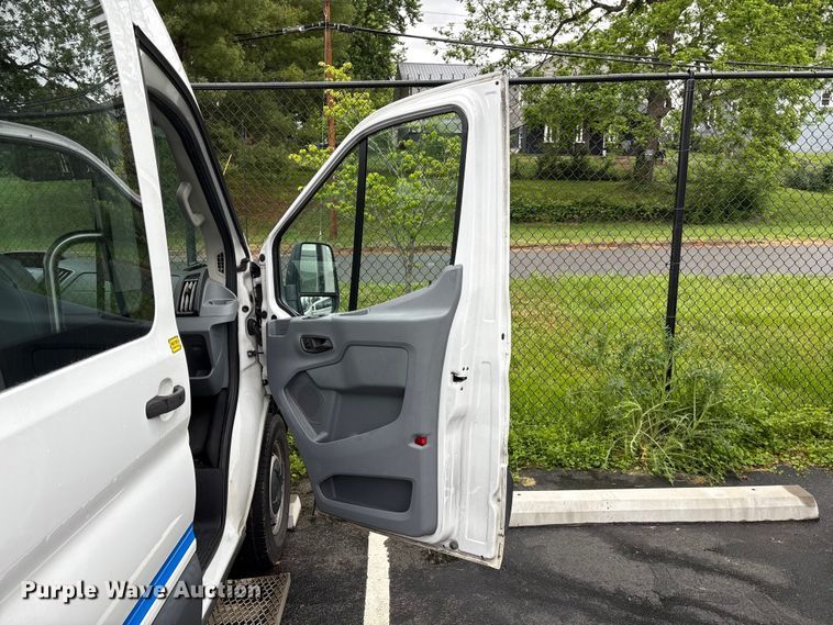 image for item EF1157 2018 Ford Transit 150 van