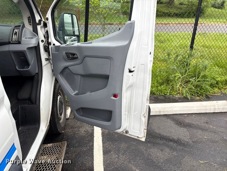 image for item EF1157 2018 Ford Transit 150 van