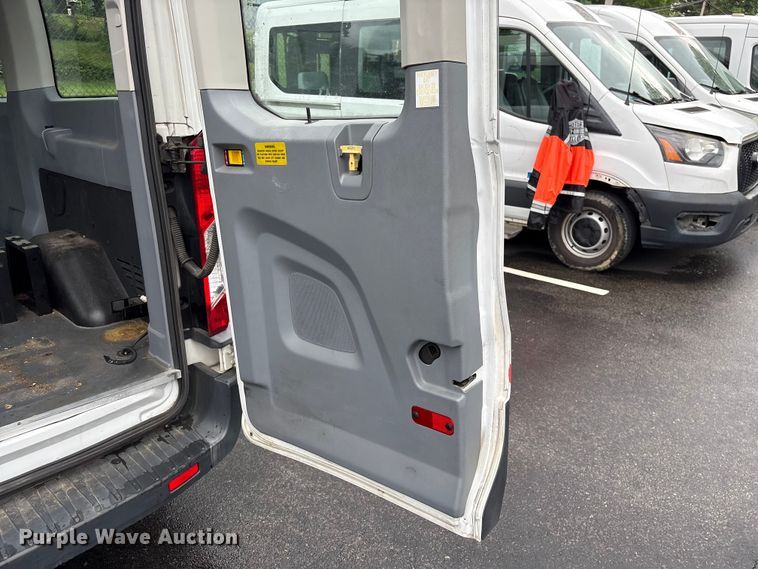 image for item EF1157 2018 Ford Transit 150 van
