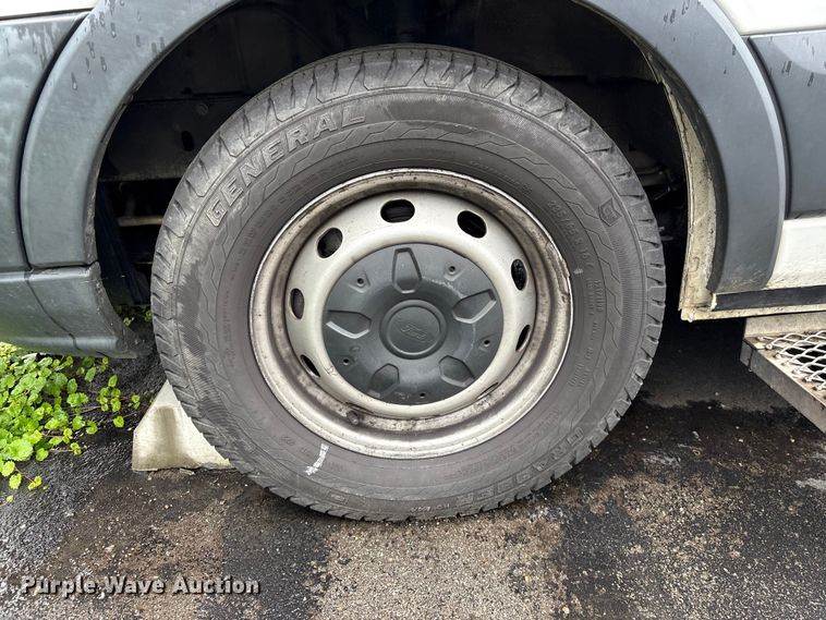 image for item EF1157 2018 Ford Transit 150 van