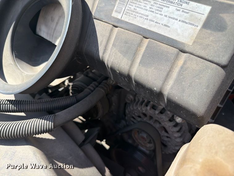 image for item EI7682 2009 Chevrolet C5500 shuttle bus