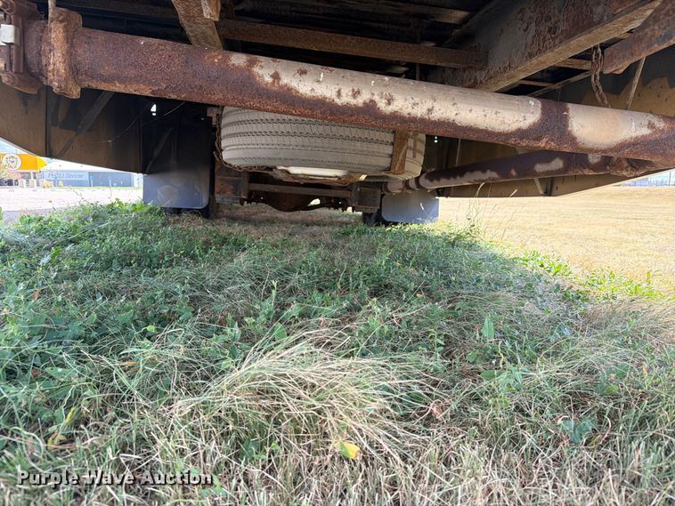 image for item EI7682 2009 Chevrolet C5500 shuttle bus
