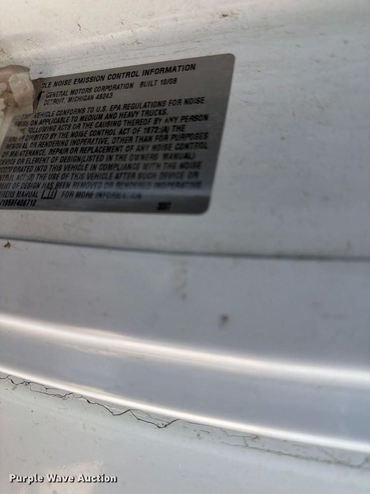 image for item EI7682 2009 Chevrolet C5500 shuttle bus