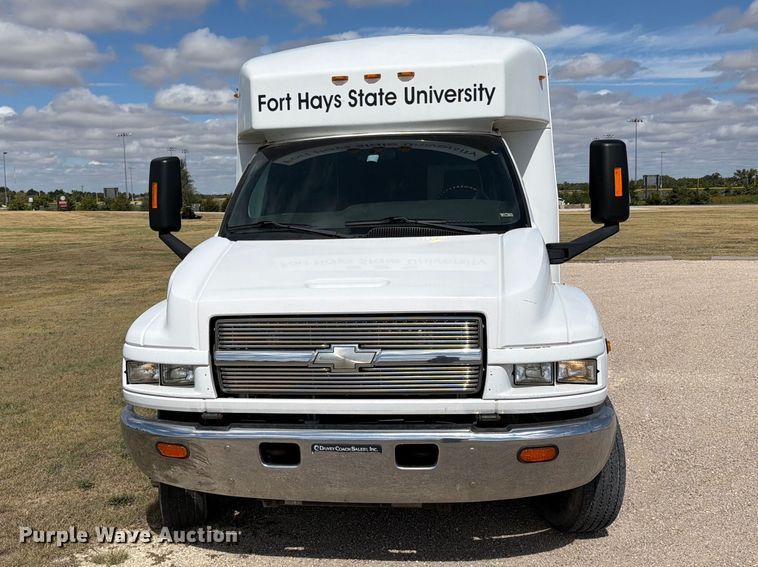 image for item EI7683 2009 Chevrolet C5500 shuttle bus