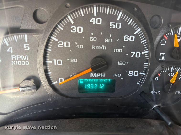 image for item EI7683 2009 Chevrolet C5500 shuttle bus