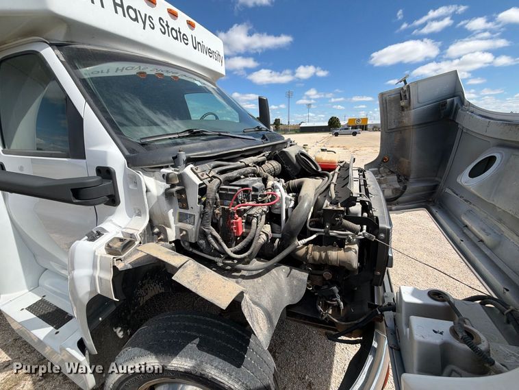 image for item EI7683 2009 Chevrolet C5500 shuttle bus