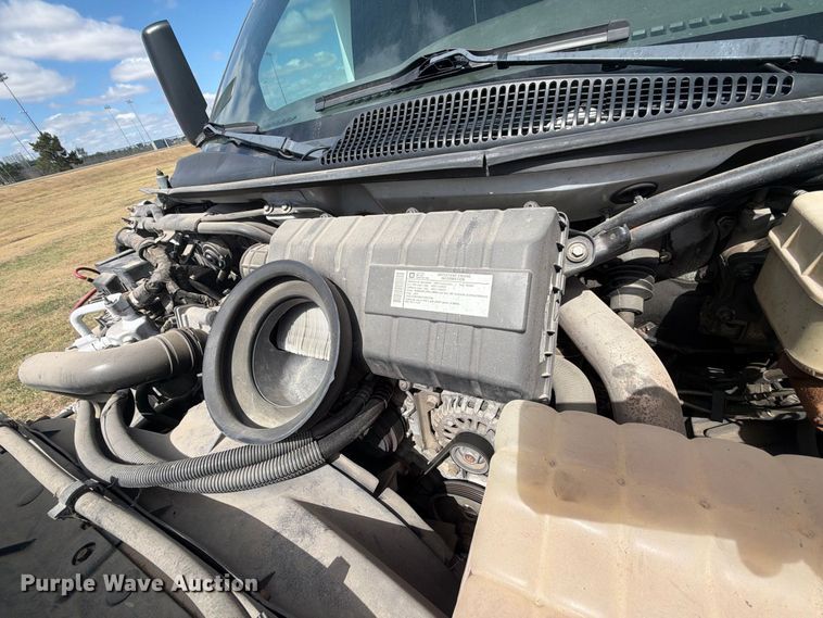 image for item EI7683 2009 Chevrolet C5500 shuttle bus
