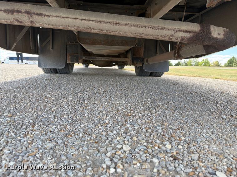 image for item EI7683 2009 Chevrolet C5500 shuttle bus