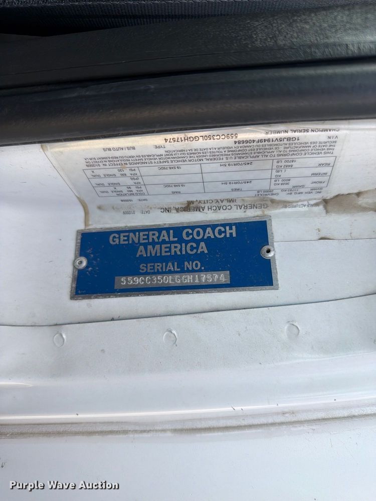 image for item EI7683 2009 Chevrolet C5500 shuttle bus