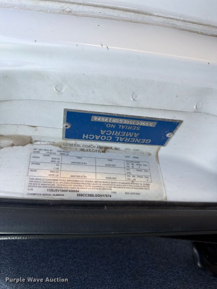 image for item EI7683 2009 Chevrolet C5500 shuttle bus