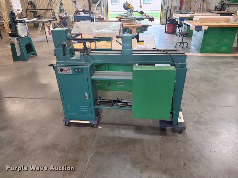 image for item EI7687 Grizzly G1495 wood lathe