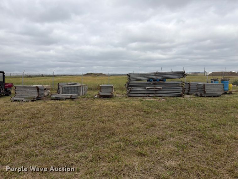 image for item EI7689 Livestock panels