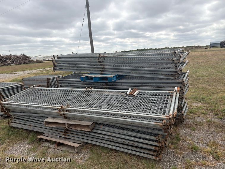 image for item EI7689 Livestock panels