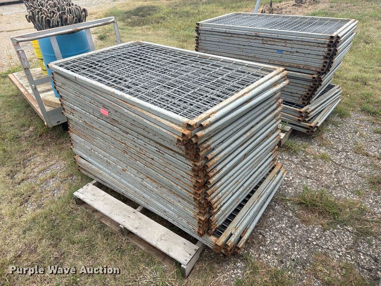 image for item EI7689 Livestock panels