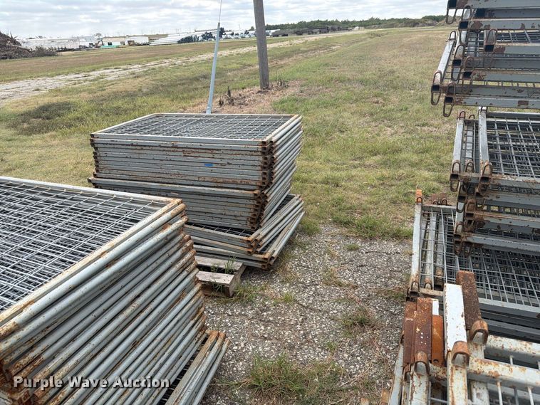 image for item EI7689 Livestock panels