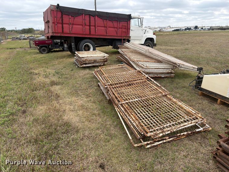 Approximately 45 livestock panels