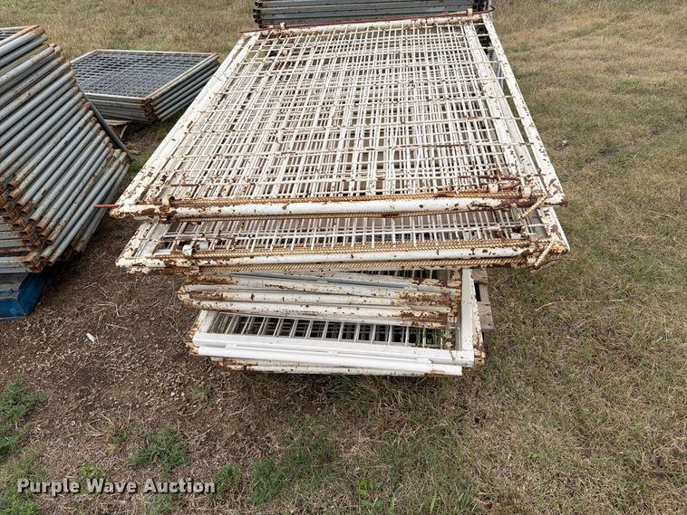 image for item EI7690 Approximately 45 livestock panels