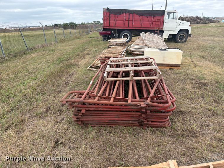 image for item EI7691 Livestock panels